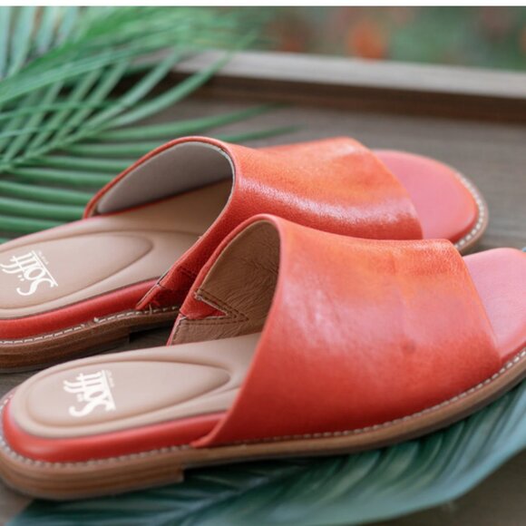 NEW SOFFT Leather Noble Comfort Slide Sandals for women  255 3T7 - Picture 1 of 6